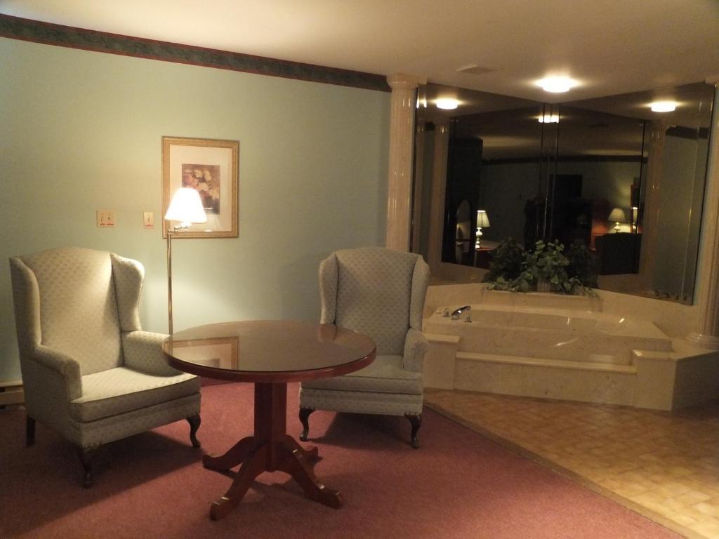 Ivy Rose Motor Inn Виндзор Экстерьер фото