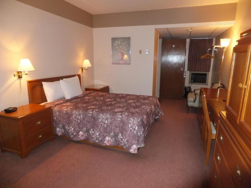 Ivy Rose Motor Inn Виндзор Экстерьер фото